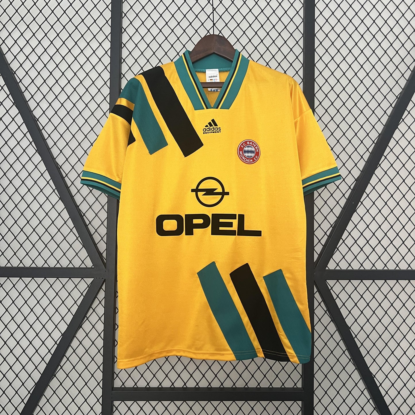 Bayern Munich 1993-95 Away