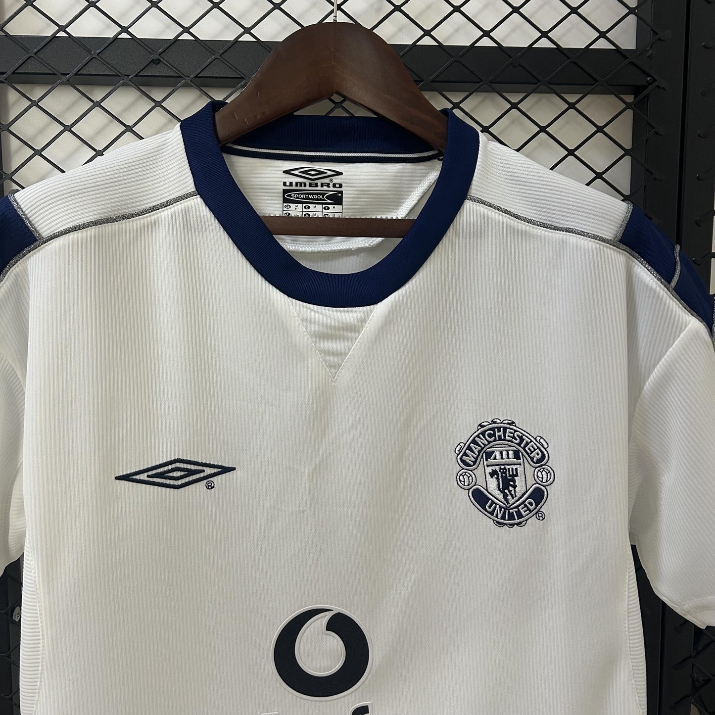 Manchester United 2000-01 Away