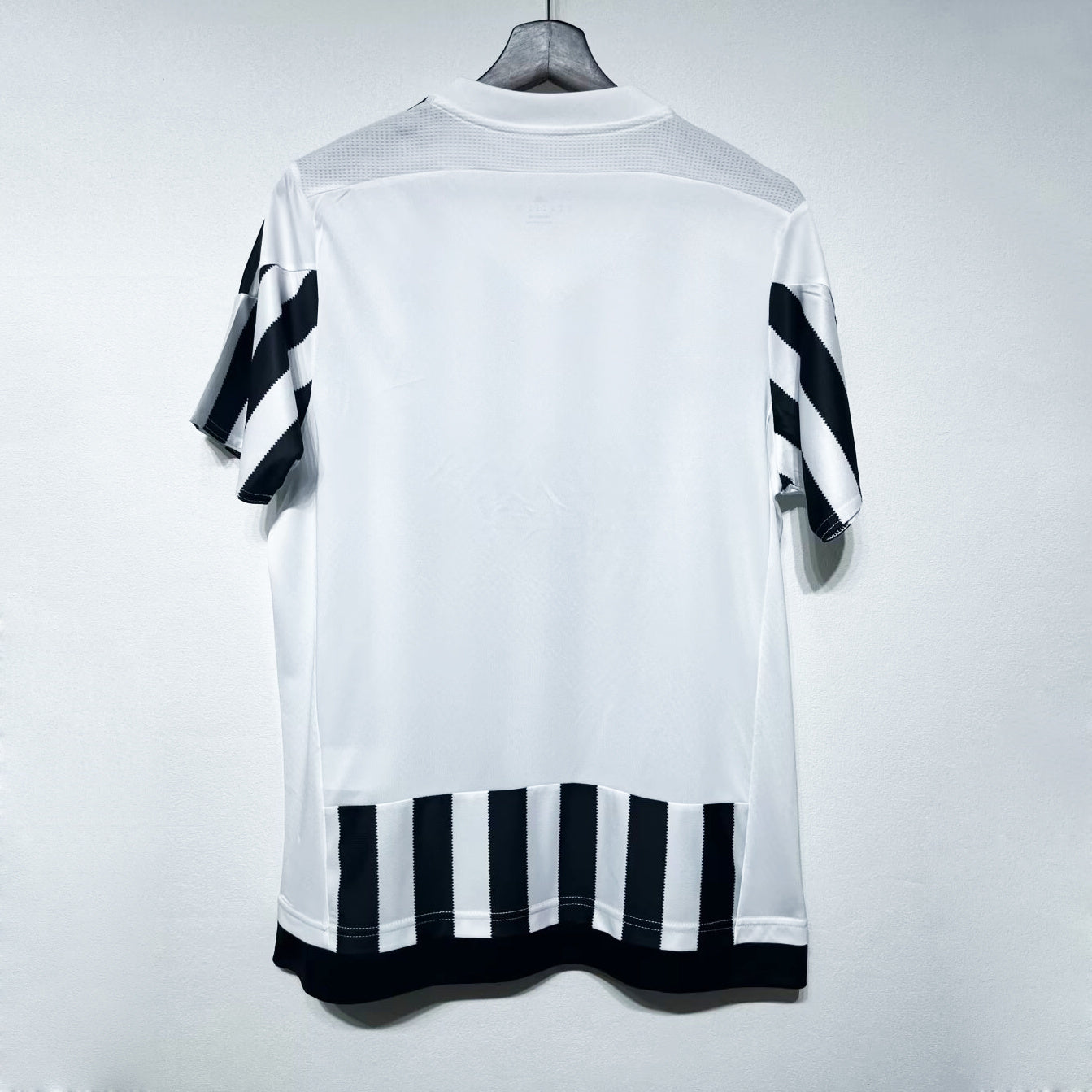 Juventus 2015-16 Home