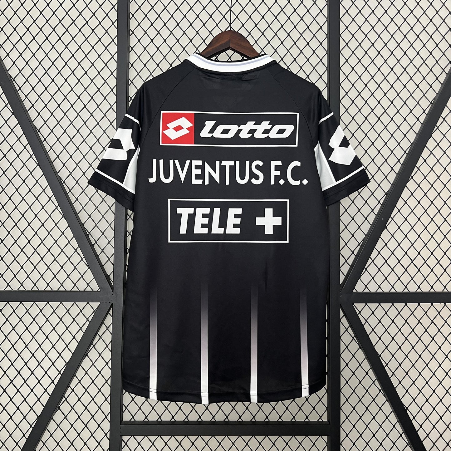 Juventus 2000-01 Away
