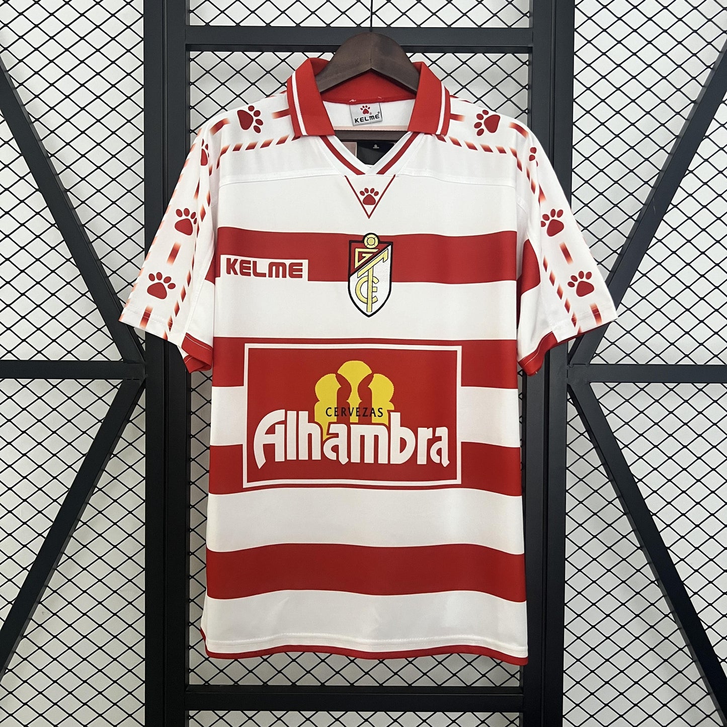 Granada 1997-1998 Home
