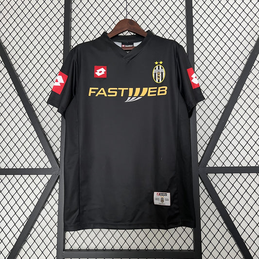 Juventus 2001-02 Away