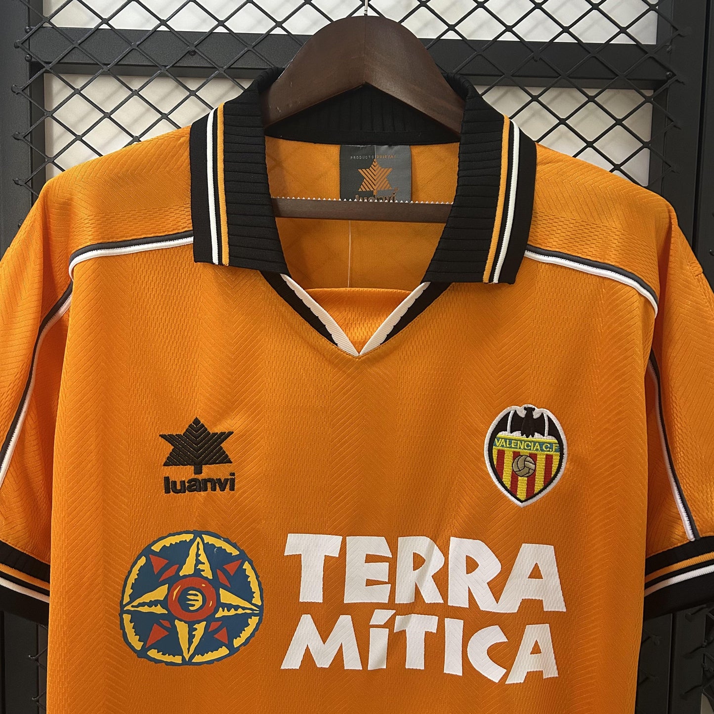 Valencia 1999-00 Away