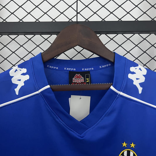 Juventus 1999-00 Away