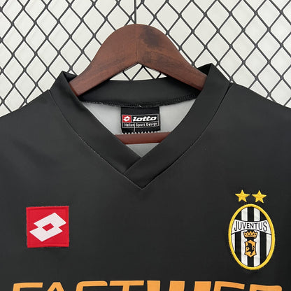 Juventus 2001-02 Away