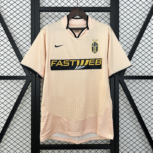 Juventus 2003-04 Away