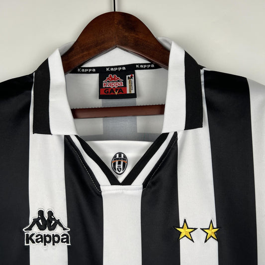 Juventus 1996-97 Home