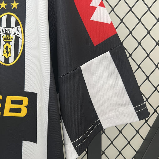Juventus 2001-02 Home