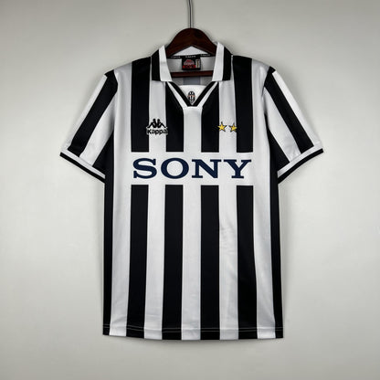 Juventus 1996-97 Home