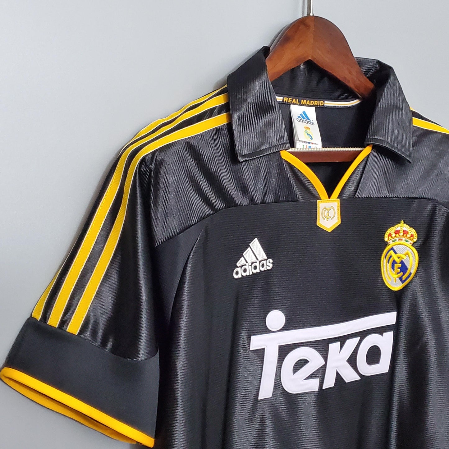 Real Madrid 1998-99 Away