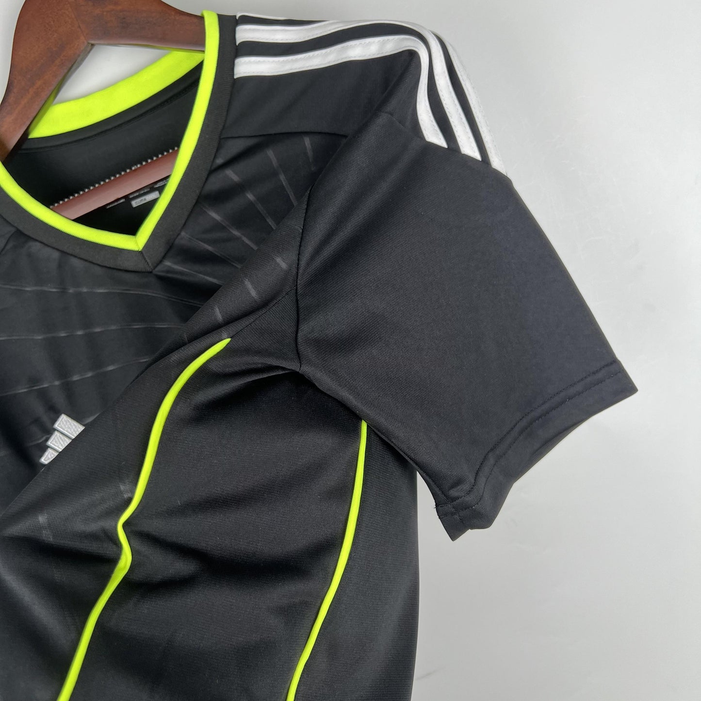 Real Madrid 2010-11 Away