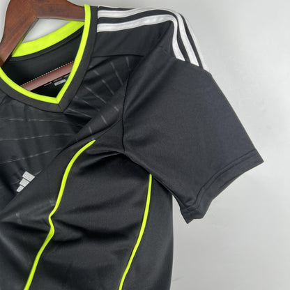 Real Madrid 2010-11 Away