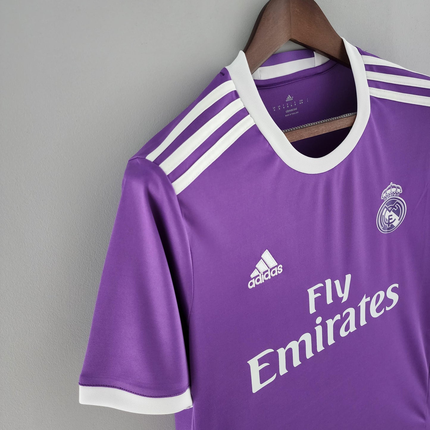 Real Madrid 2016-17 Away