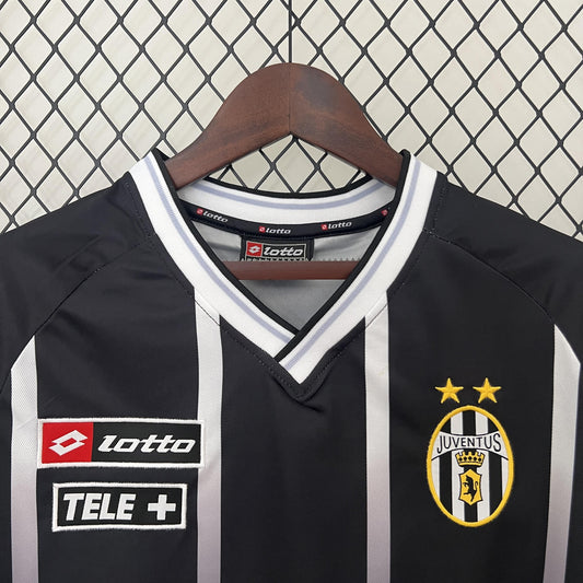Juventus 2000-01 Away