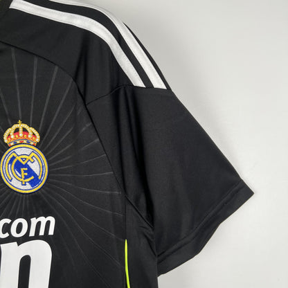 Real Madrid 2010-11 Away