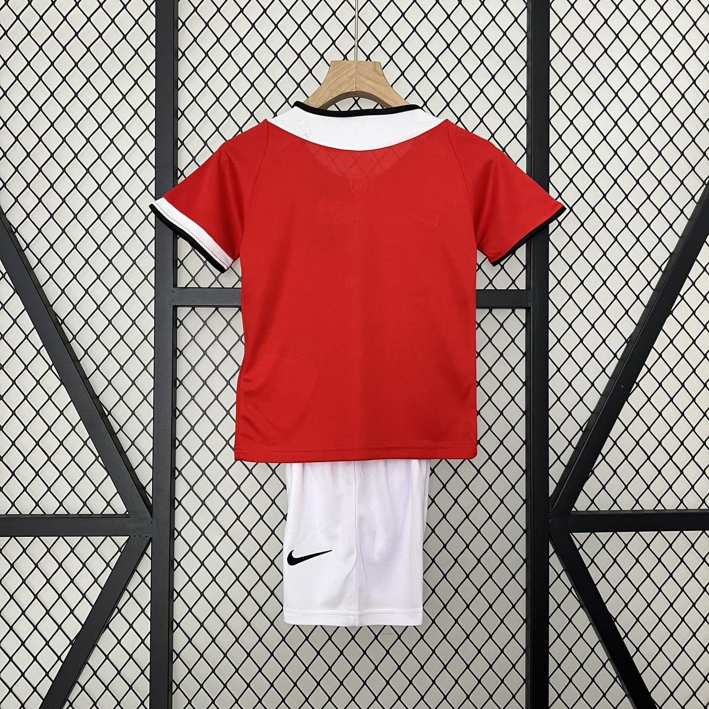 Manchester United 2005-06 Home -Kids