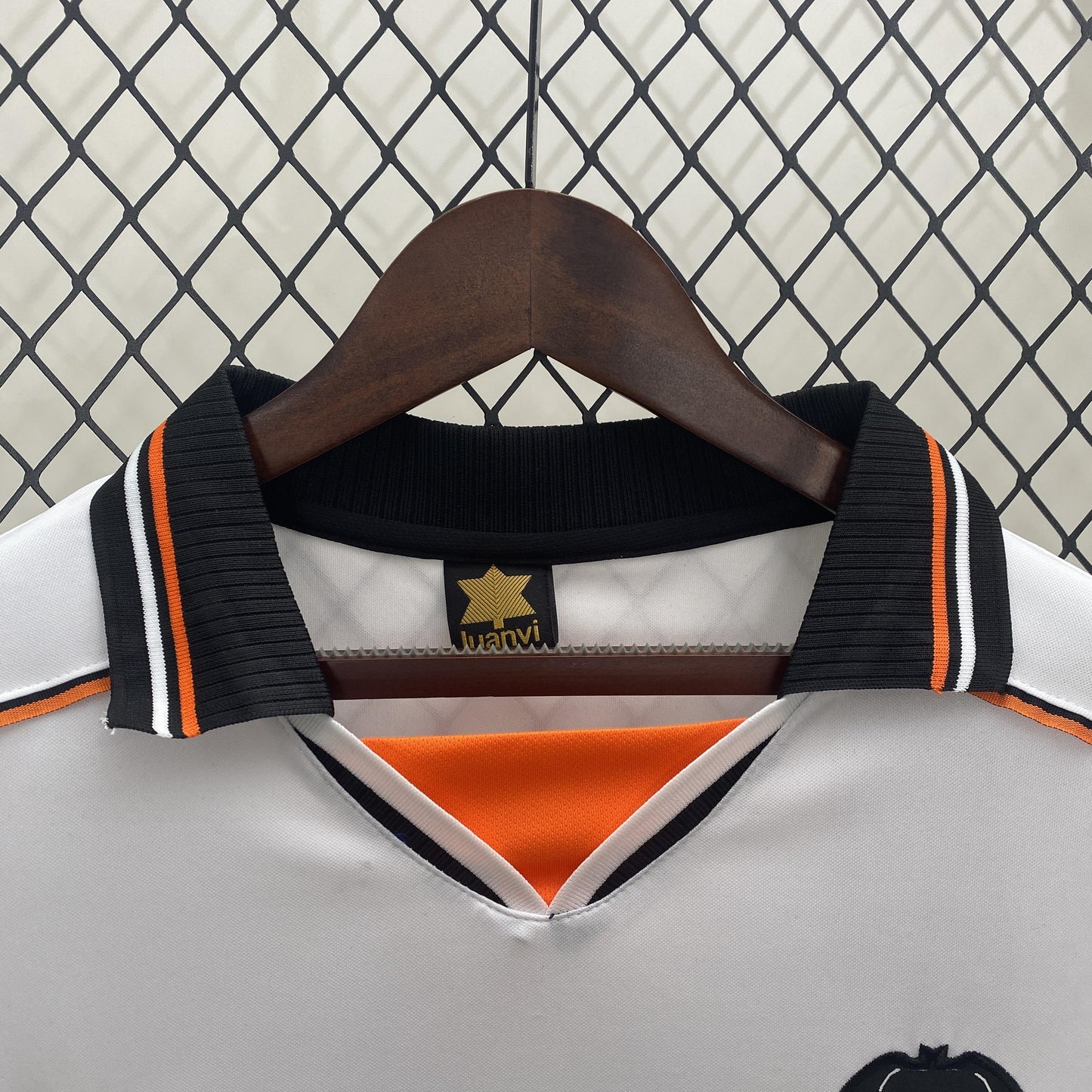 Valencia 1999-00 Home