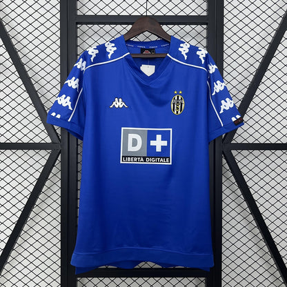 Juventus 1999-00 Away