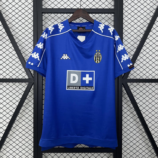 Juventus 1999-00 Away