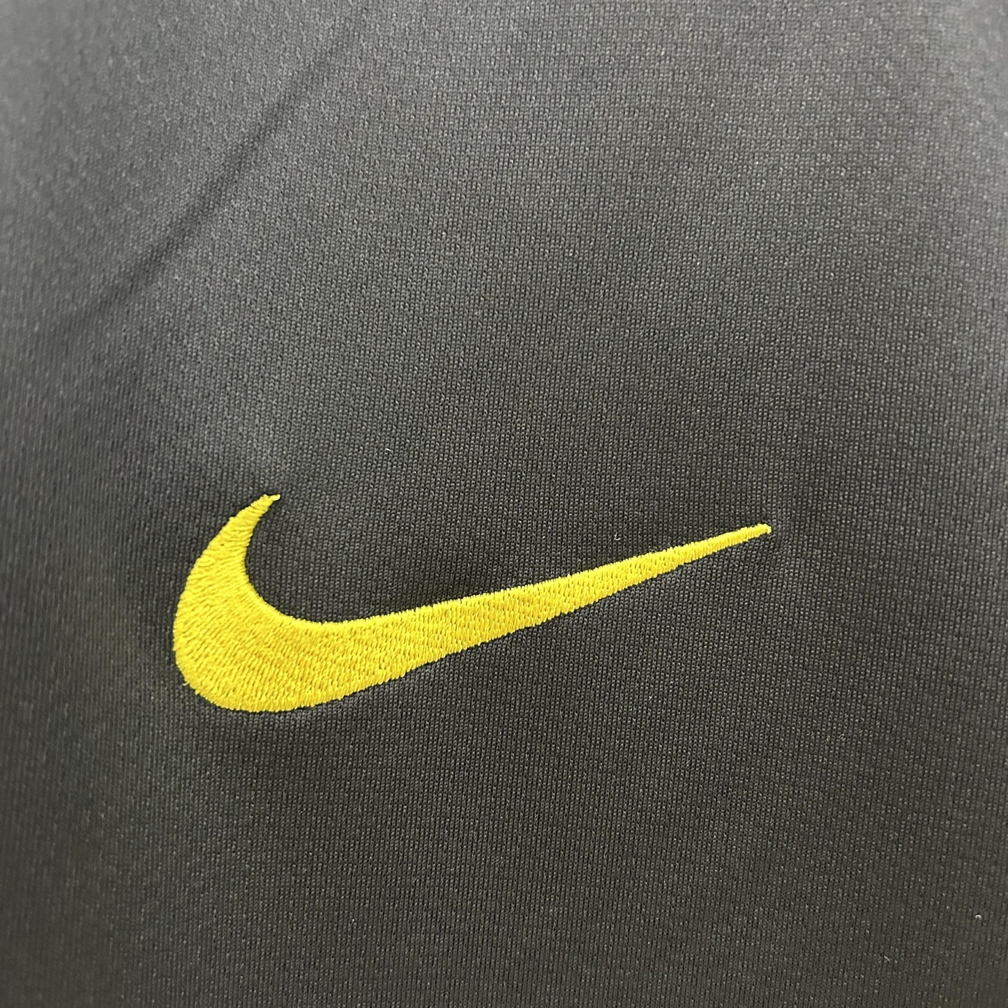 Barcelona 2011-12 away