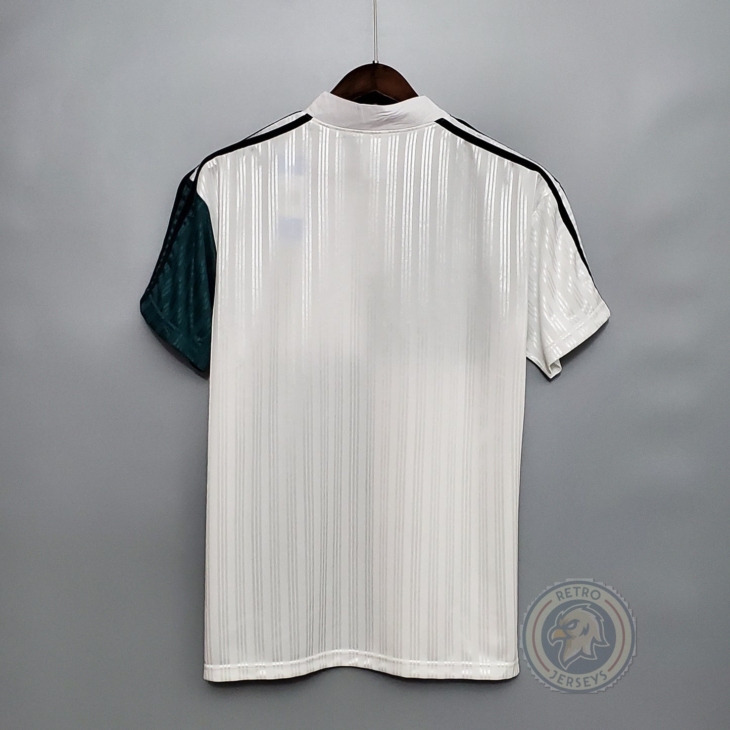 Liverpool 1995-96 Away