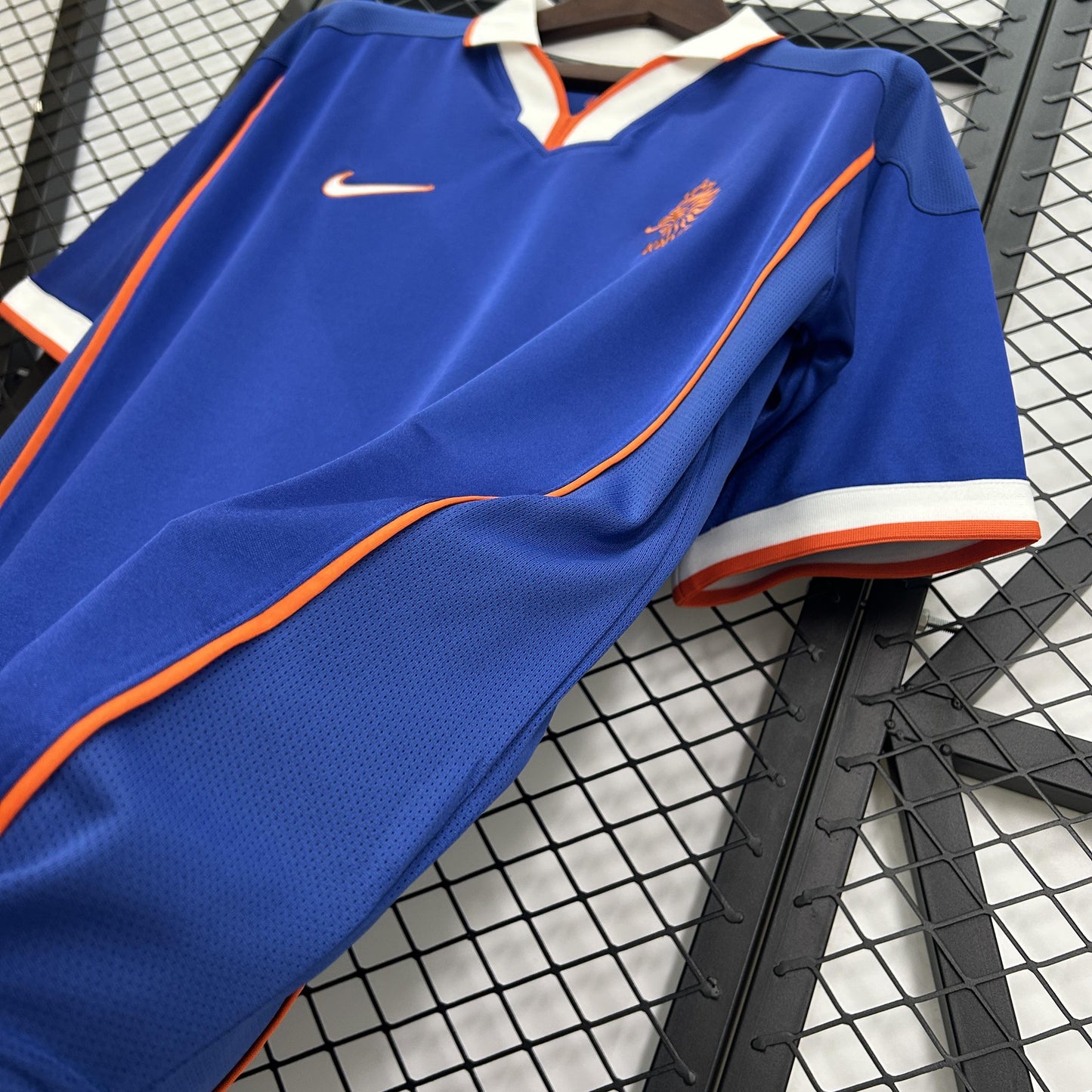 Holland 1998 Home