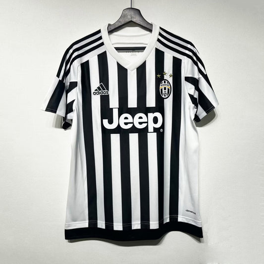 Juventus 2015-16 Home