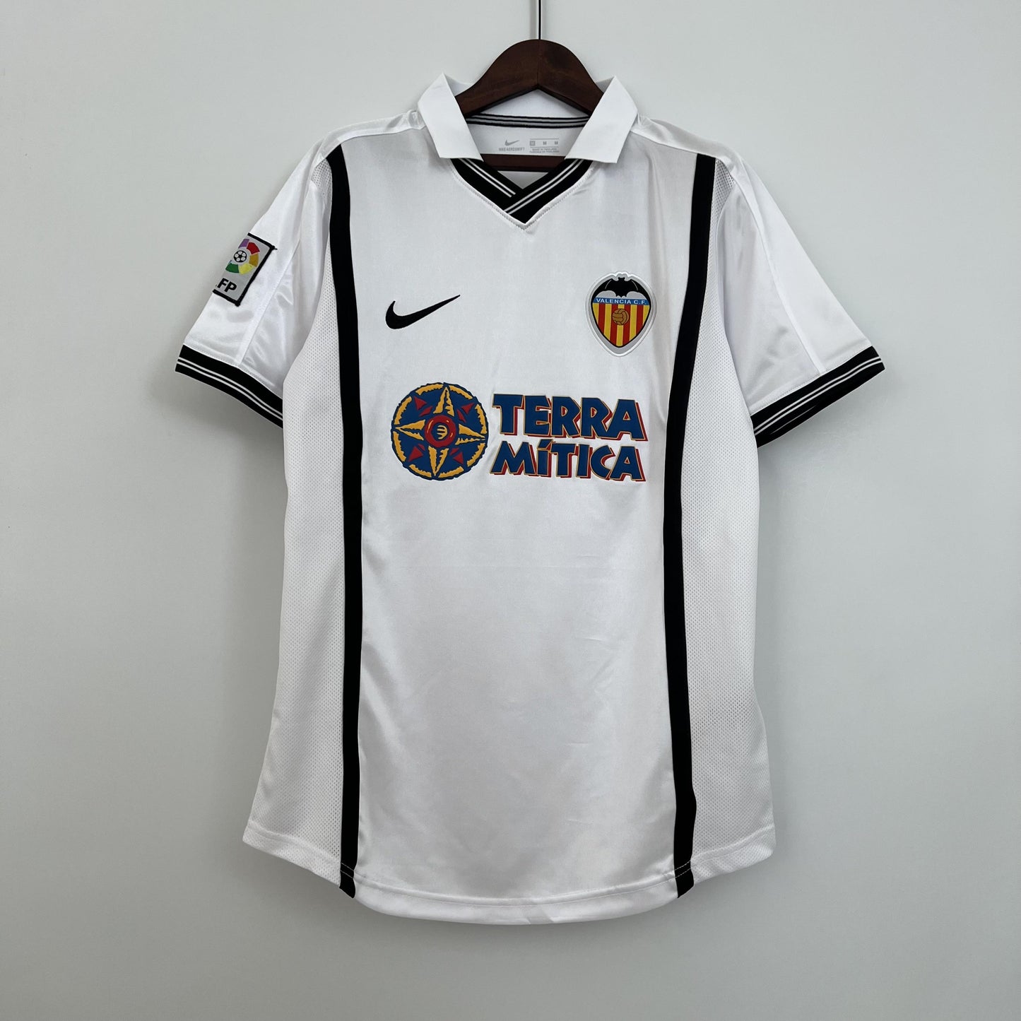 Valencia 2000-01 Home