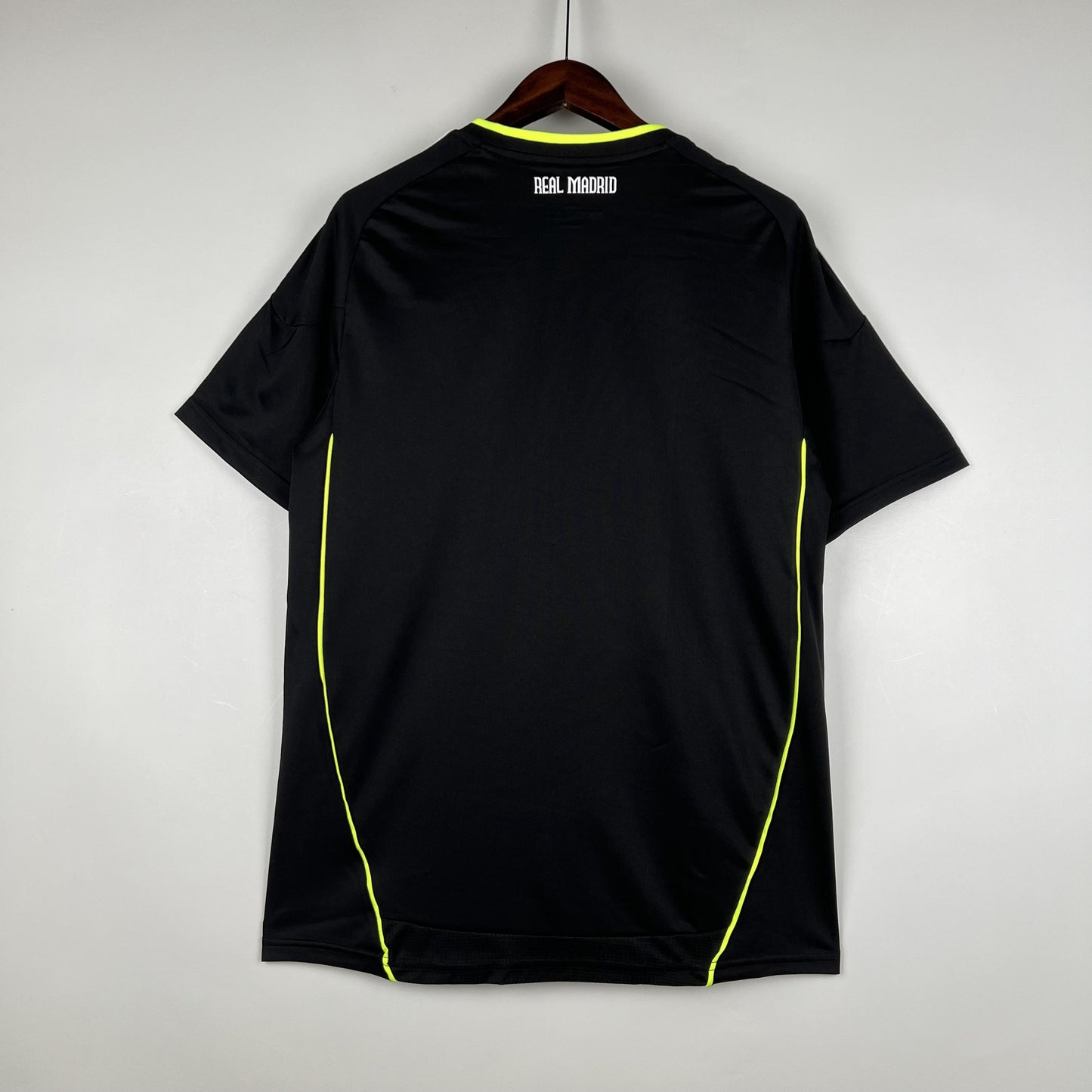 Real Madrid 2010-11 Away