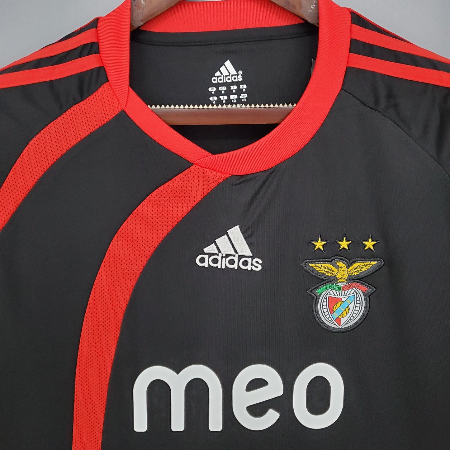 Benfica 2009-10 Away