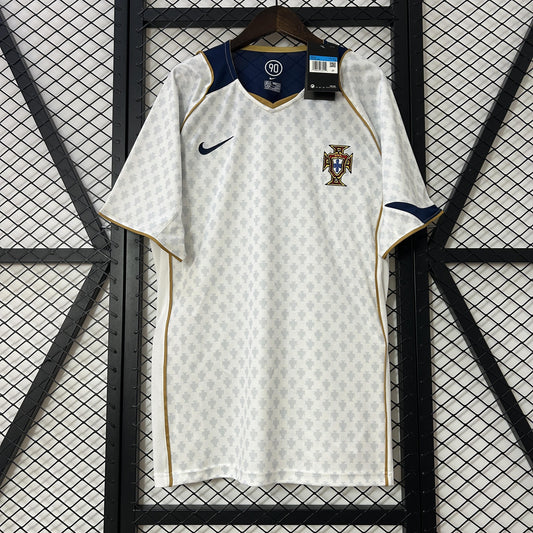 Portugal 2004 Away