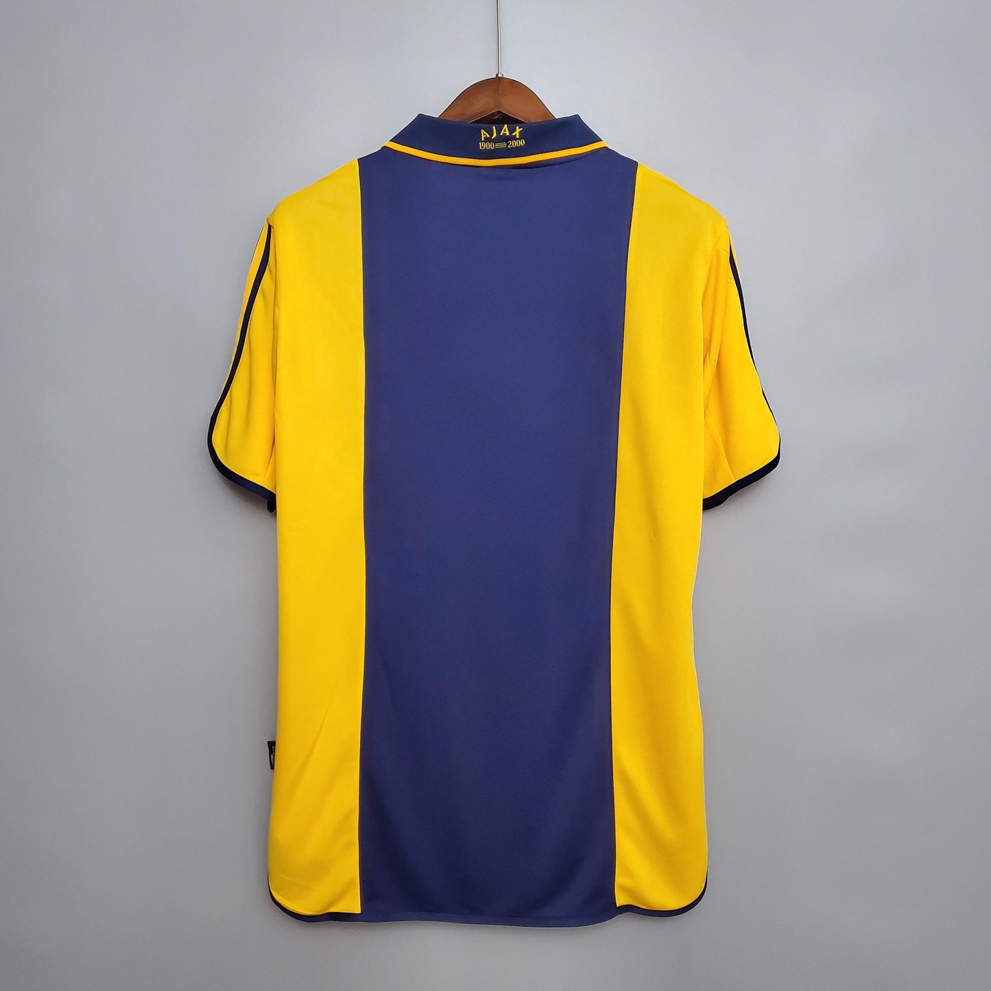Ajax 2000-01 away